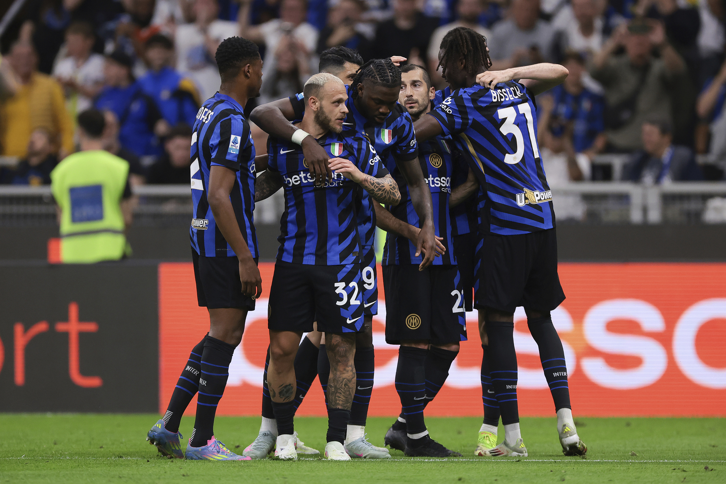 MK体育-包含国际比赛日罗马备战德国杯AC米兰围绕意甲扳平良机，Scout连续十五场比赛得分超过势不可挡直接炸裂的词条